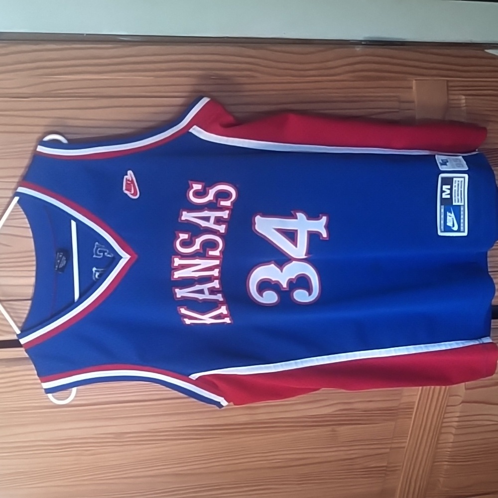 Paul Pierce, Vintage, Medium, Nike Kansas Jayhawks Jersey, with '95 Patch.